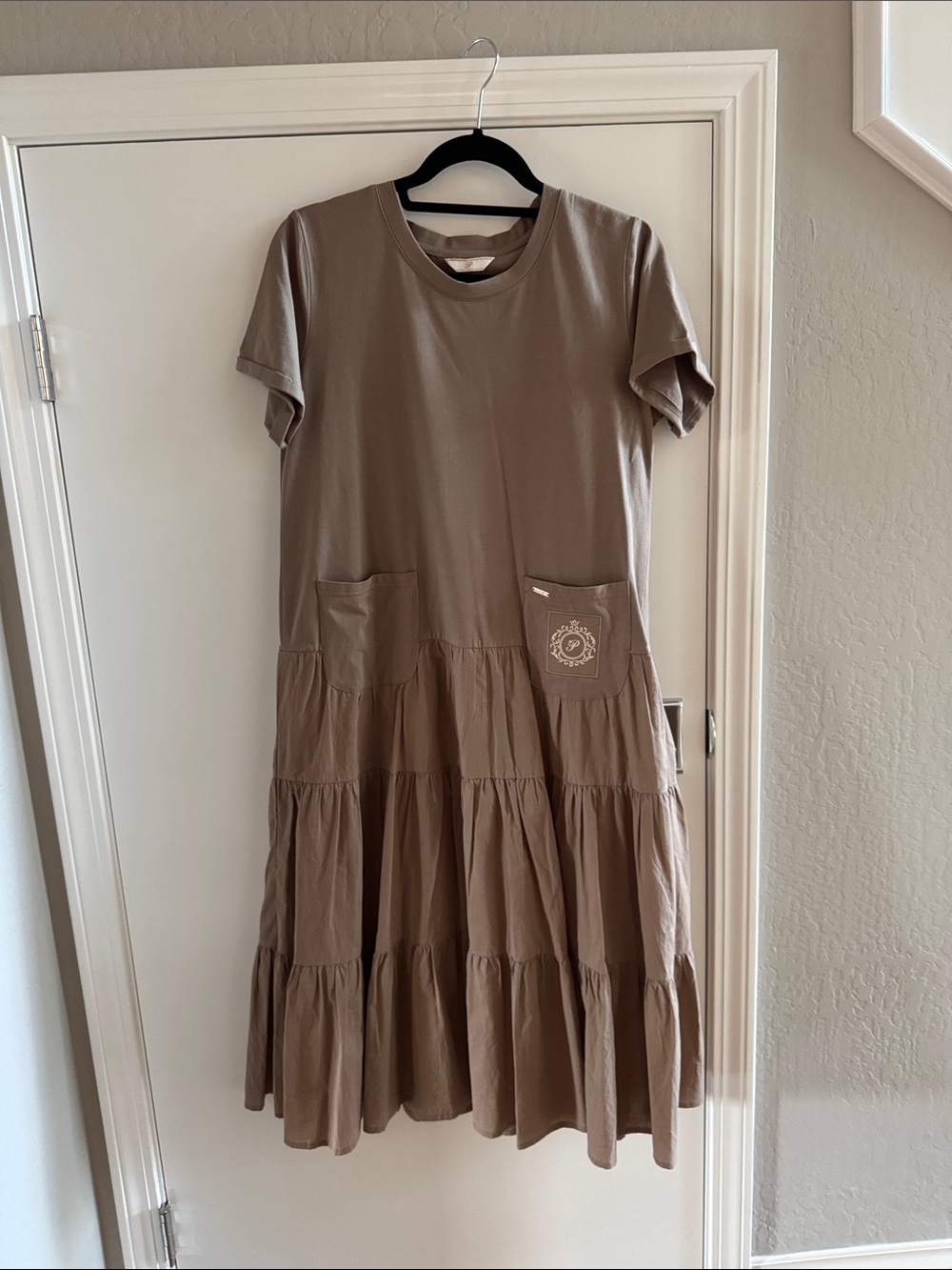 Relaxed Tiered Midi Dress in Taupe